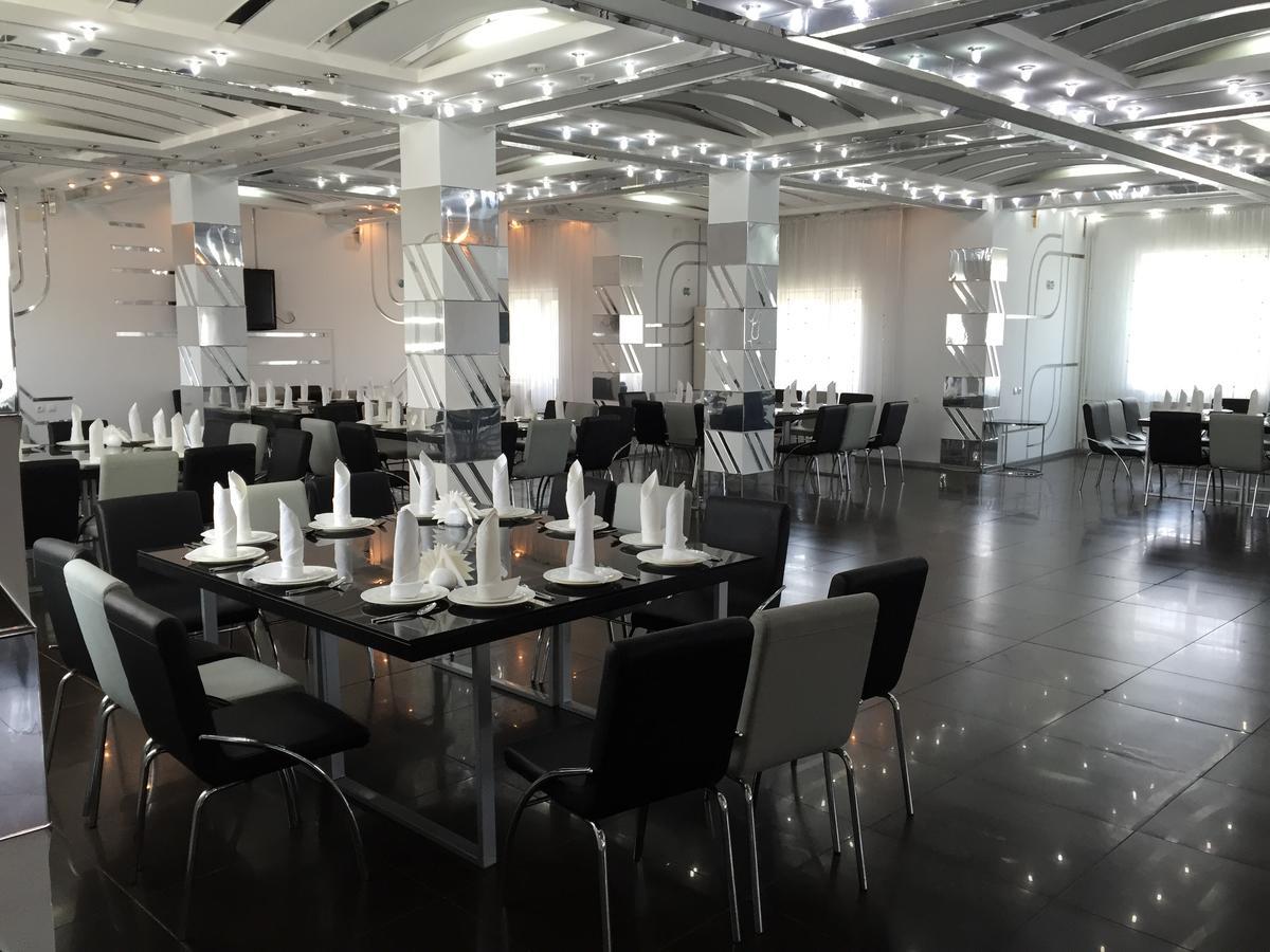 Hotel Ark Ms Taraz Ngoại thất bức ảnh