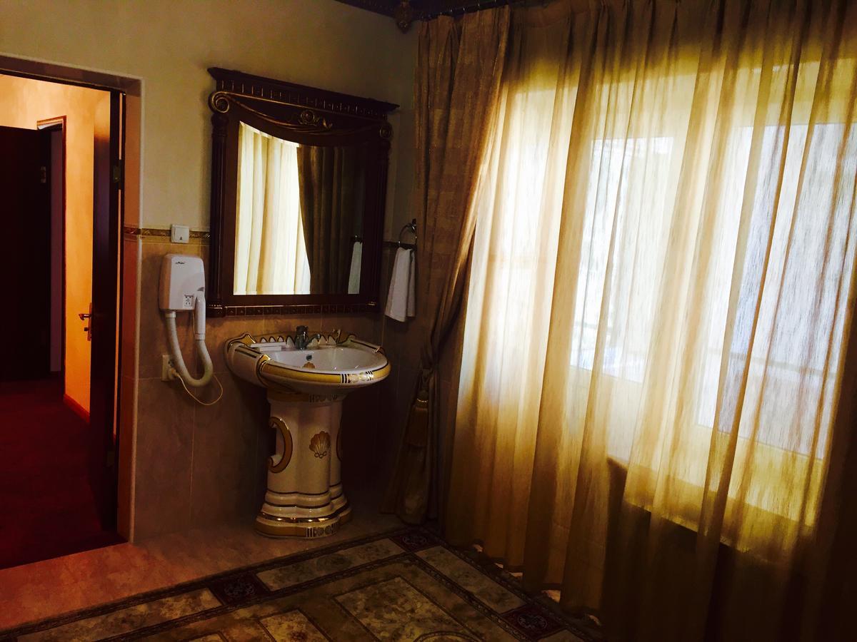 Hotel Ark Ms Taraz Ngoại thất bức ảnh