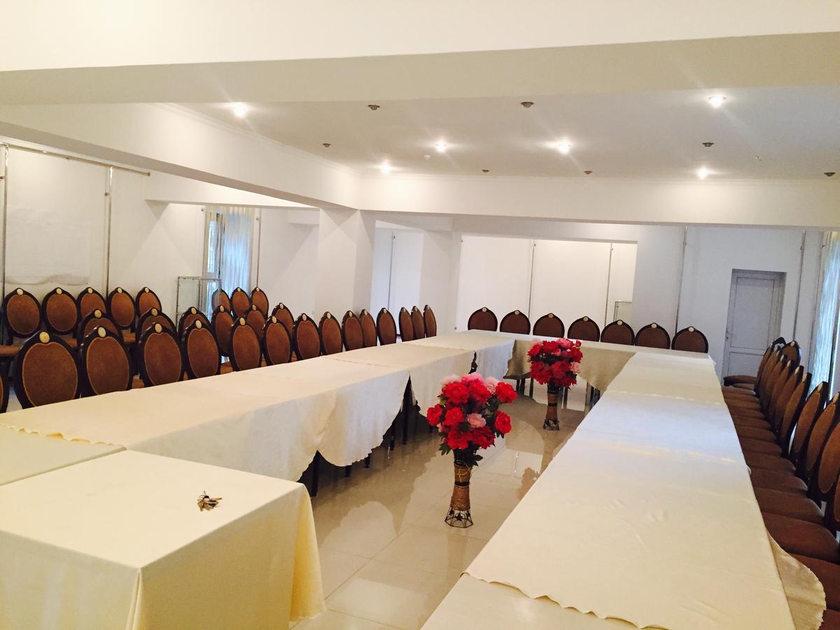 Hotel Ark Ms Taraz Ngoại thất bức ảnh