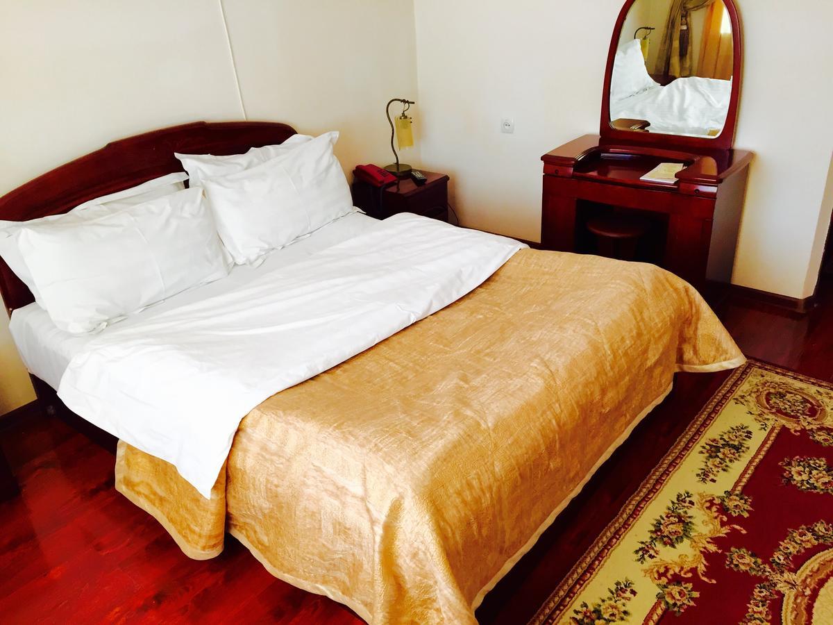 Hotel Ark Ms Taraz Ngoại thất bức ảnh
