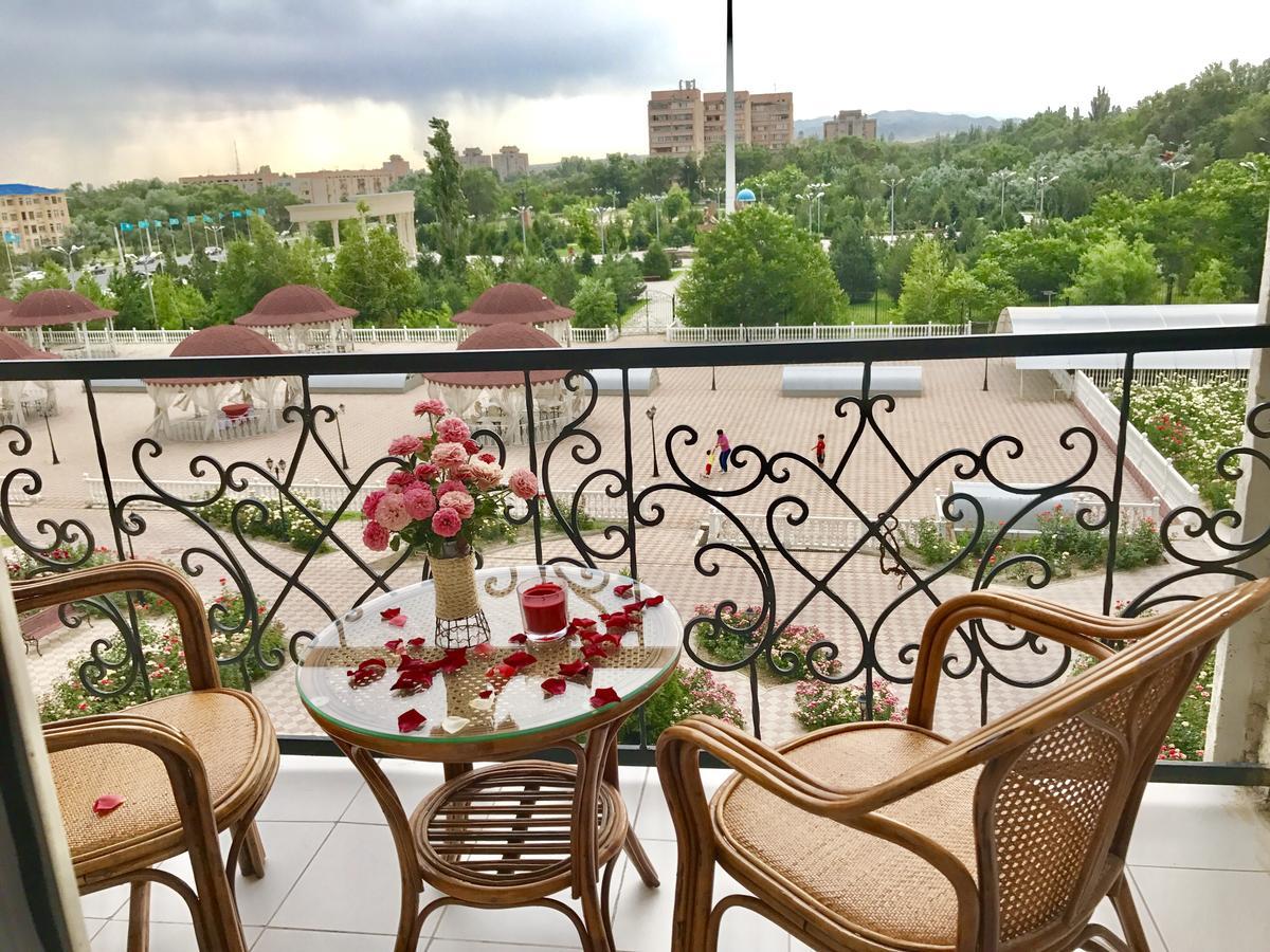 Hotel Ark Ms Taraz Ngoại thất bức ảnh